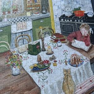 Cozy Kitchen Tabletop Puzzle - White & Green Colorway